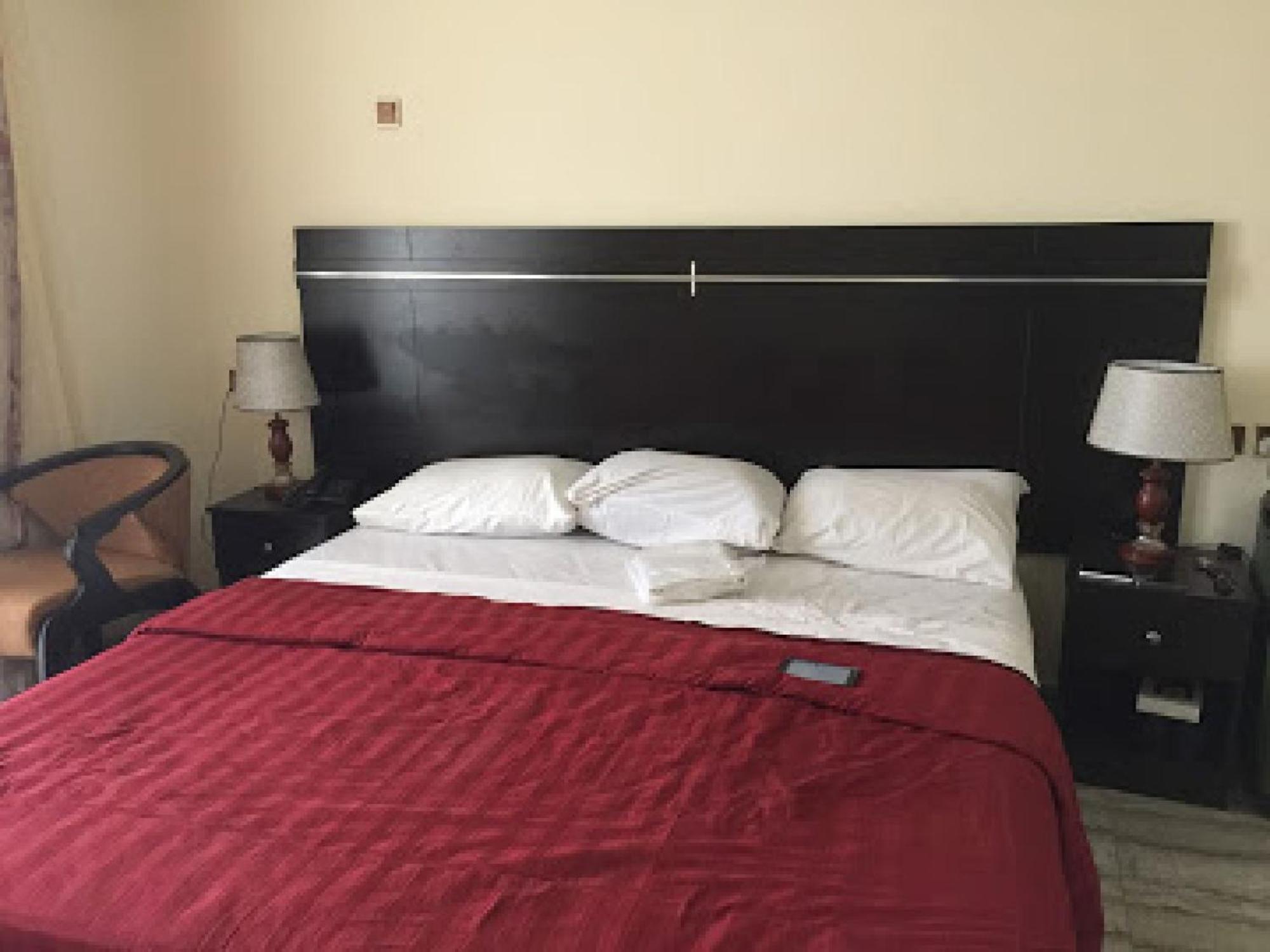 Room In Lodge - Premier Hotel-Ibadan Exteriör bild